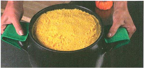 (בספר ציור של איש מנקה חלונות בניין מבחוץ)